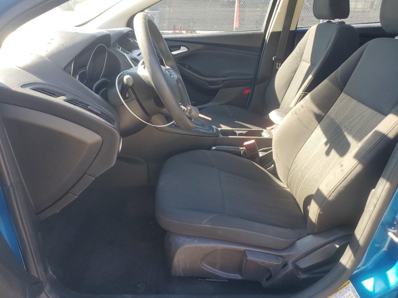 2017 Ford Focus Se VIN: 1FADP3K22HL216056 Lot: 87283925