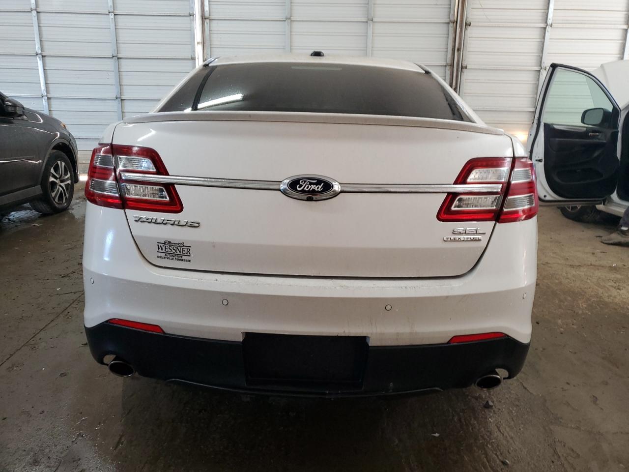 2015 Ford Taurus Sel VIN: 1FAHP2E82FG123670 Lot: 85272185