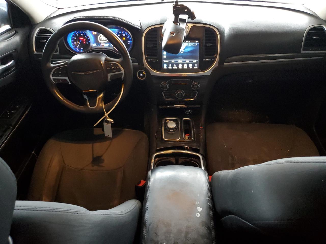 2015 Chrysler 300 Limited VIN: 2C3CCAAG0FH820433 Lot: 84651285