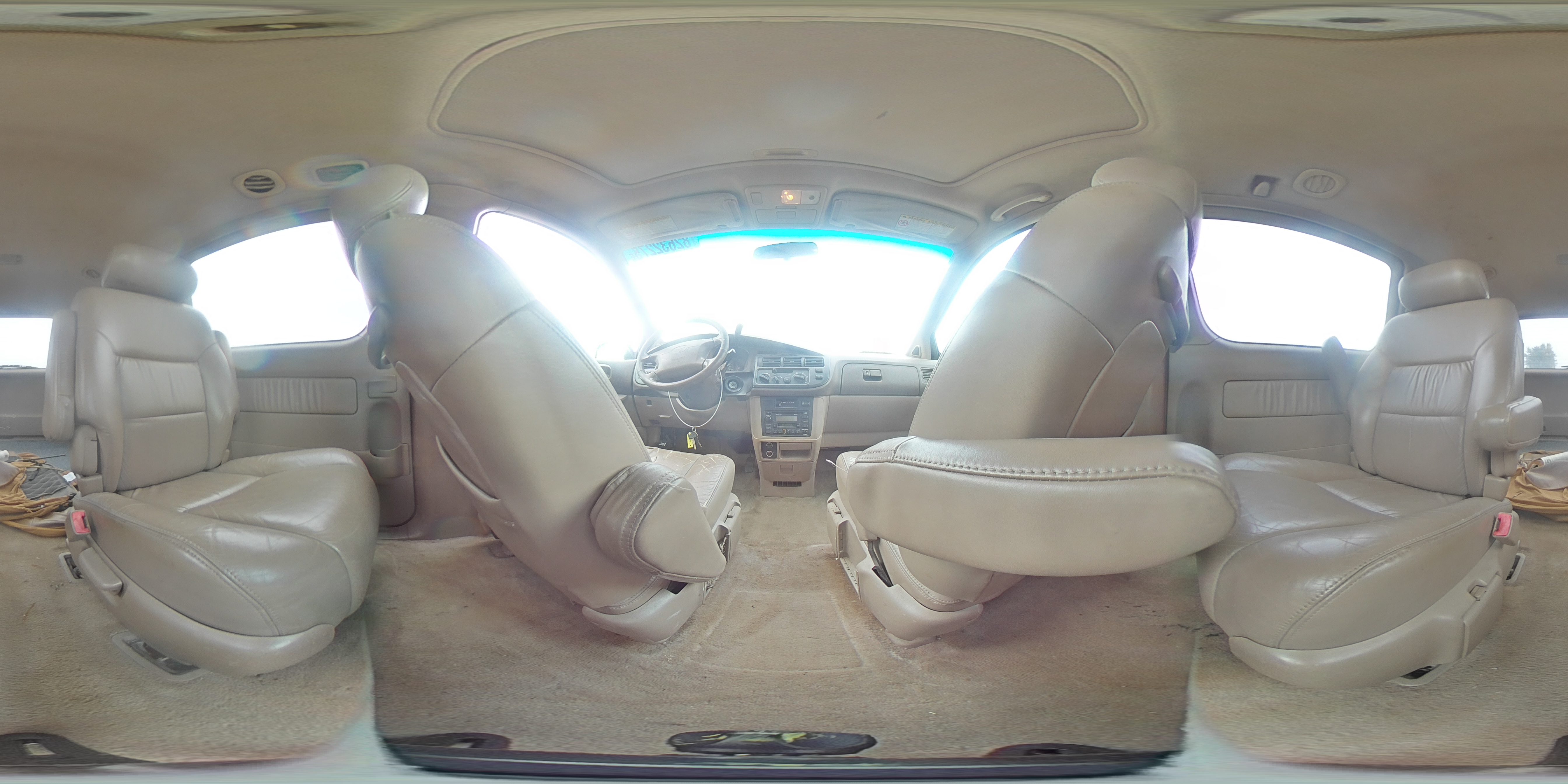 1998 Toyota Sienna Le VIN: 4T3ZF13C5WU057946 Lot: 82632275