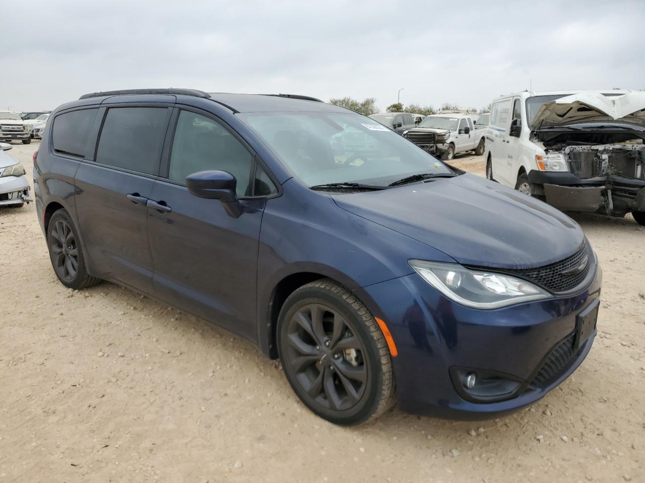 2018 Chrysler Pacifica Touring L VIN: 2C4RC1BG7JR228003 Lot: 87308035