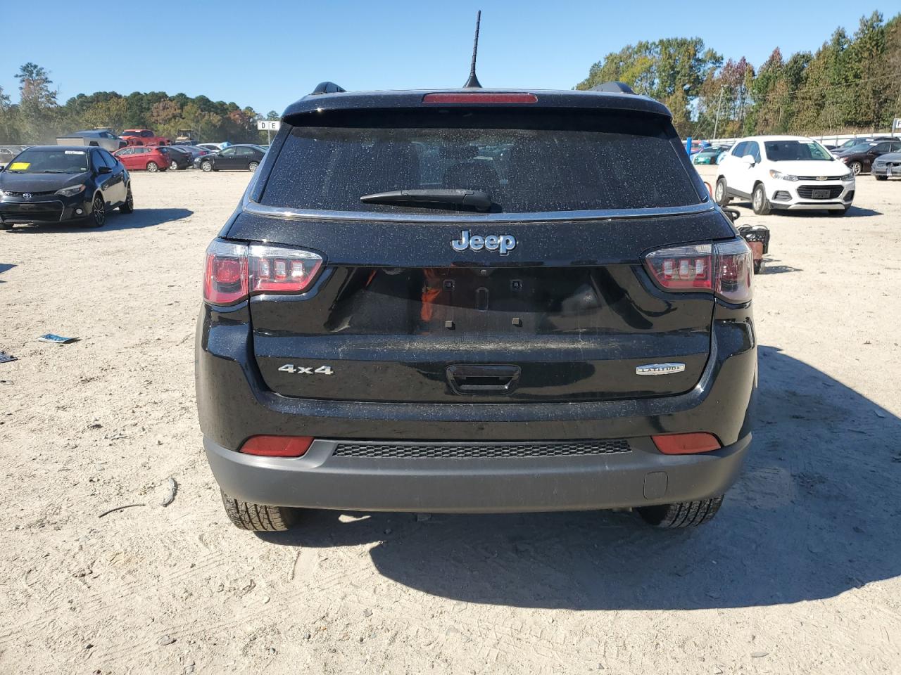 2018 Jeep Compass Latitude VIN: 3C4NJDBB6JT450779 Lot: 82527675