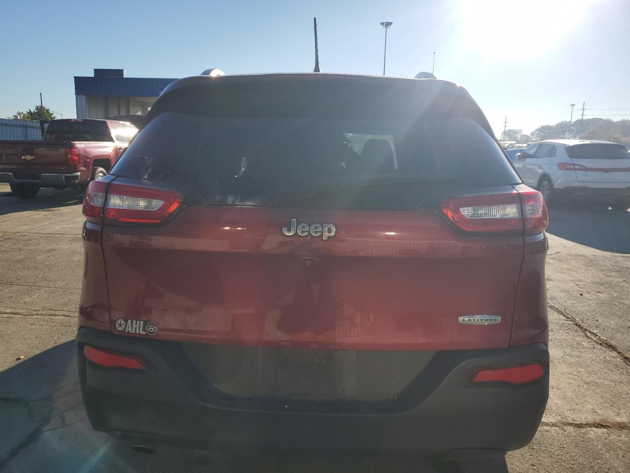 2015 Jeep Cherokee Latitude VIN: 1C4PJLCB8FW670489 Lot: 82487195