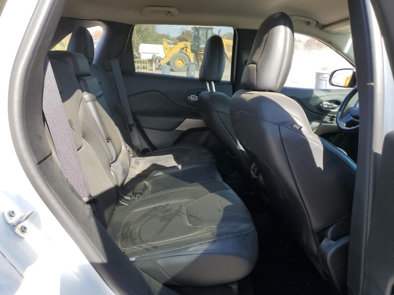 2018 Jeep Cherokee Limited VIN: 1C4PJMDB7JD608932 Lot: 89874475