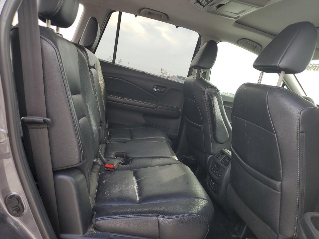 2017 Honda Pilot Touring VIN: 5FNYF5H92HB008843 Lot: 86664045