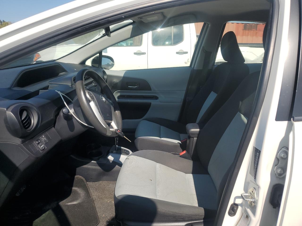 2013 Toyota Prius C VIN: JTDKDTB37D1050805 Lot: 85931995