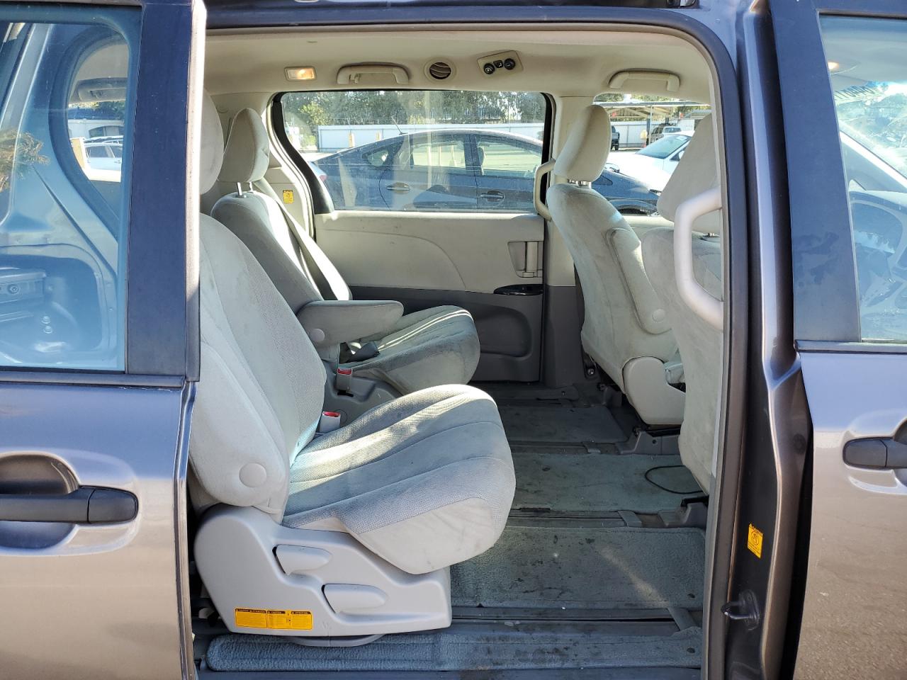 2012 Toyota Sienna Base VIN: 5TDKA3DC1CS012154 Lot: 84481115