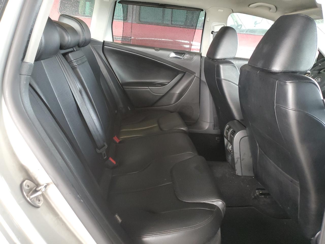 2010 Volkswagen Passat Komfort VIN: WVWXM9AN3AE070405 Lot: 81954425