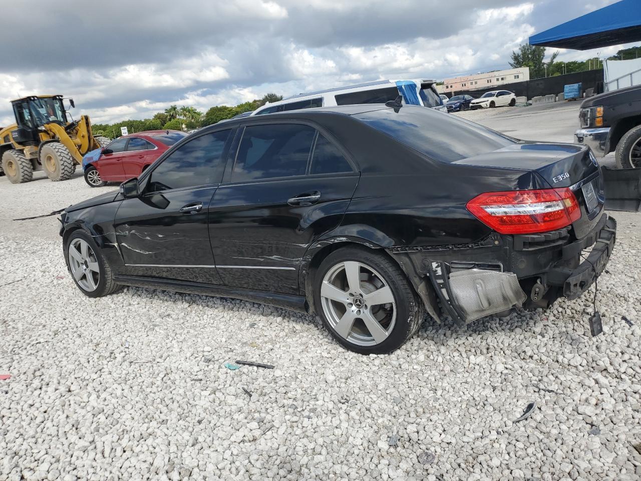 2013 Mercedes-Benz E 350 black null gas WDDHF5KB5DA739724 photo #3
