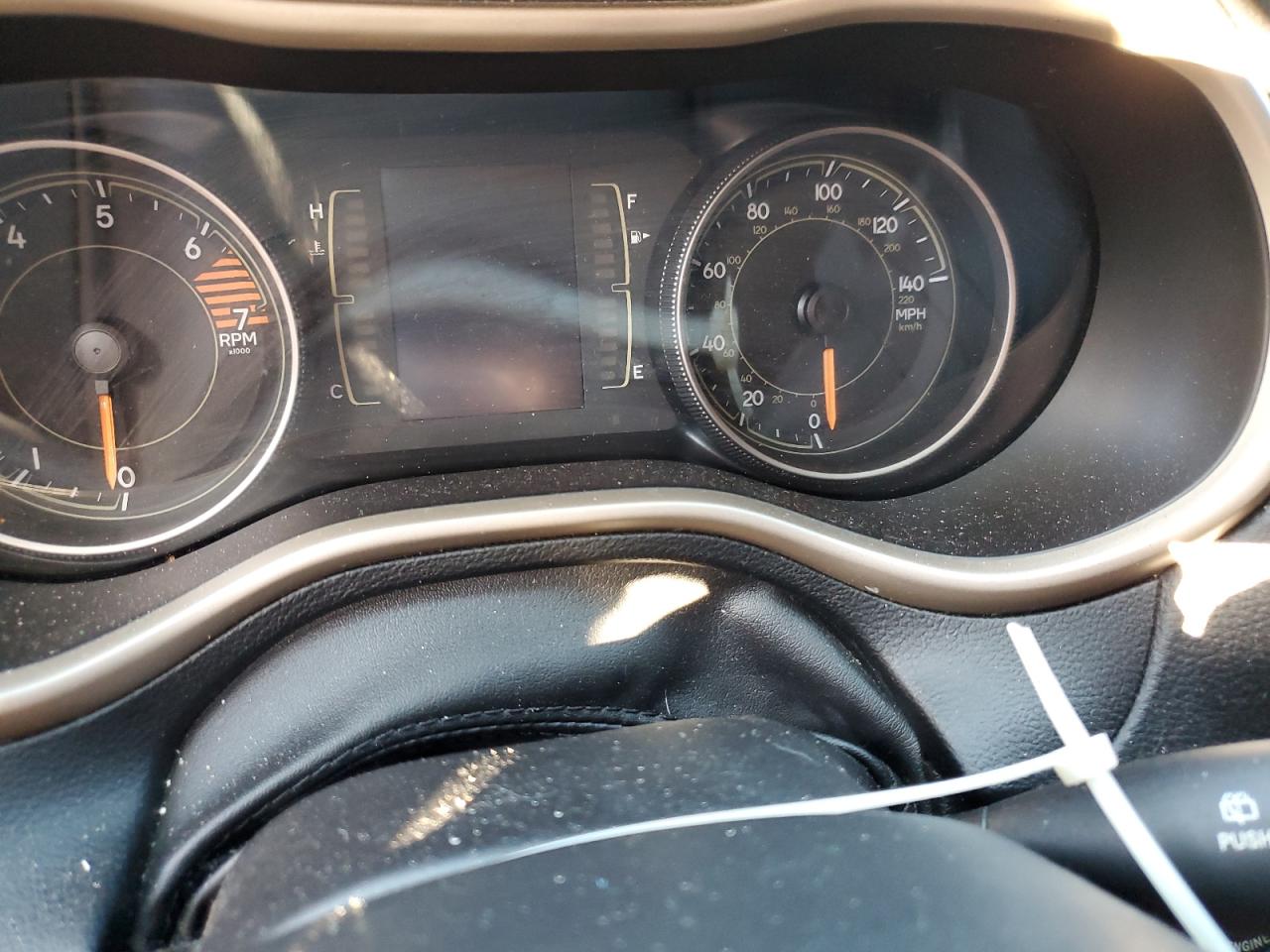 2018 Jeep Cherokee Latitude VIN: 1C4PJLCB7JD557346 Lot: 64245175