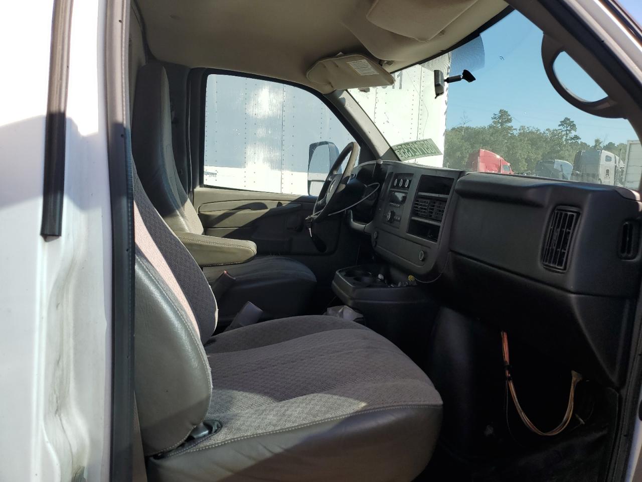 2014 Chevrolet Express G3 - Box Truck VIN: 1GB3G3BGXE1175947 Lot: 92139705