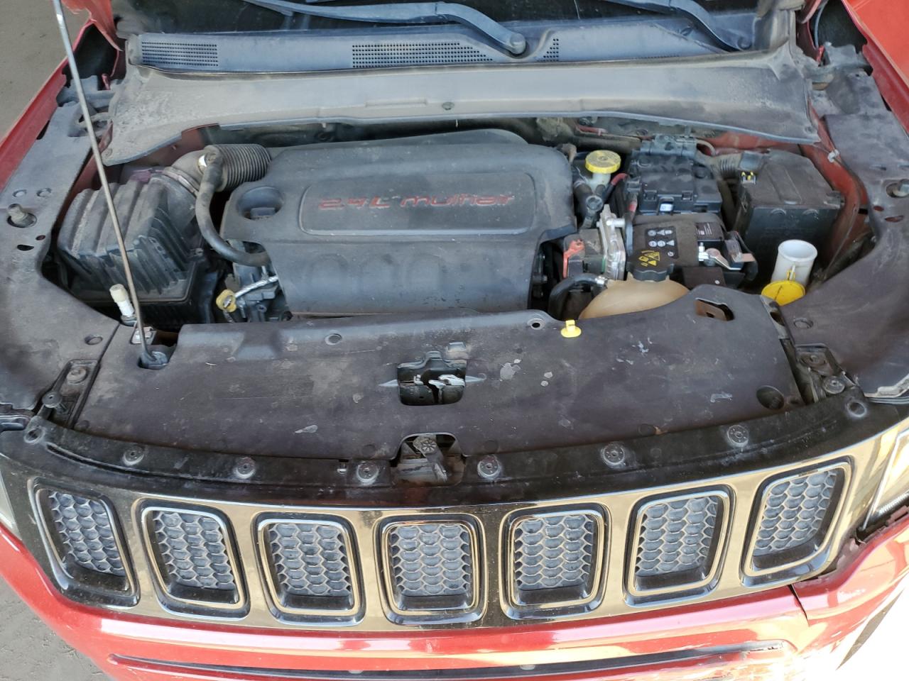 2018 Jeep Compass Latitude VIN: 3C4NJDBB2JT433056 Lot: 85328275