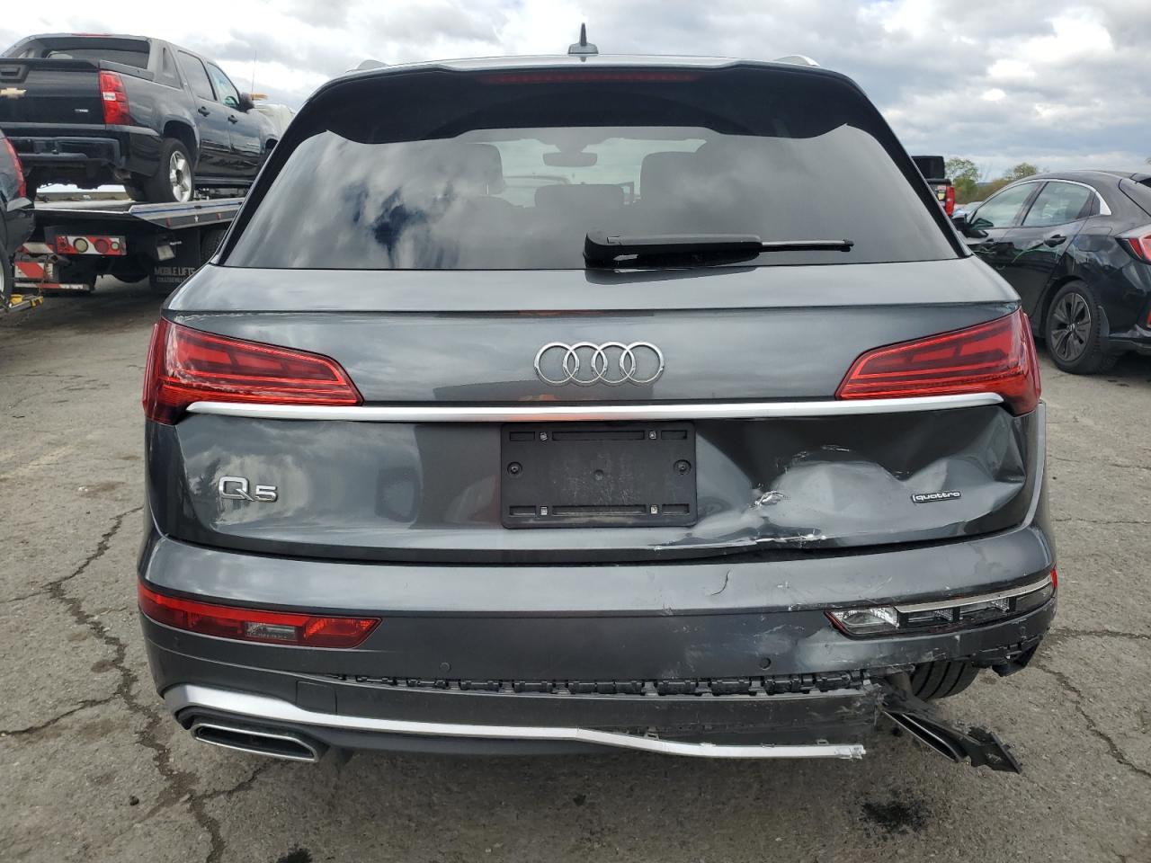 2022 Audi Q5 Premium 45 VIN: WA1GAAFY7N2087979 Lot: 86898795