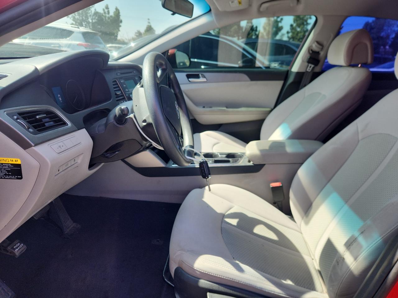 2017 Hyundai Sonata Se VIN: 5NPE24AF1HH579556 Lot: 82320995