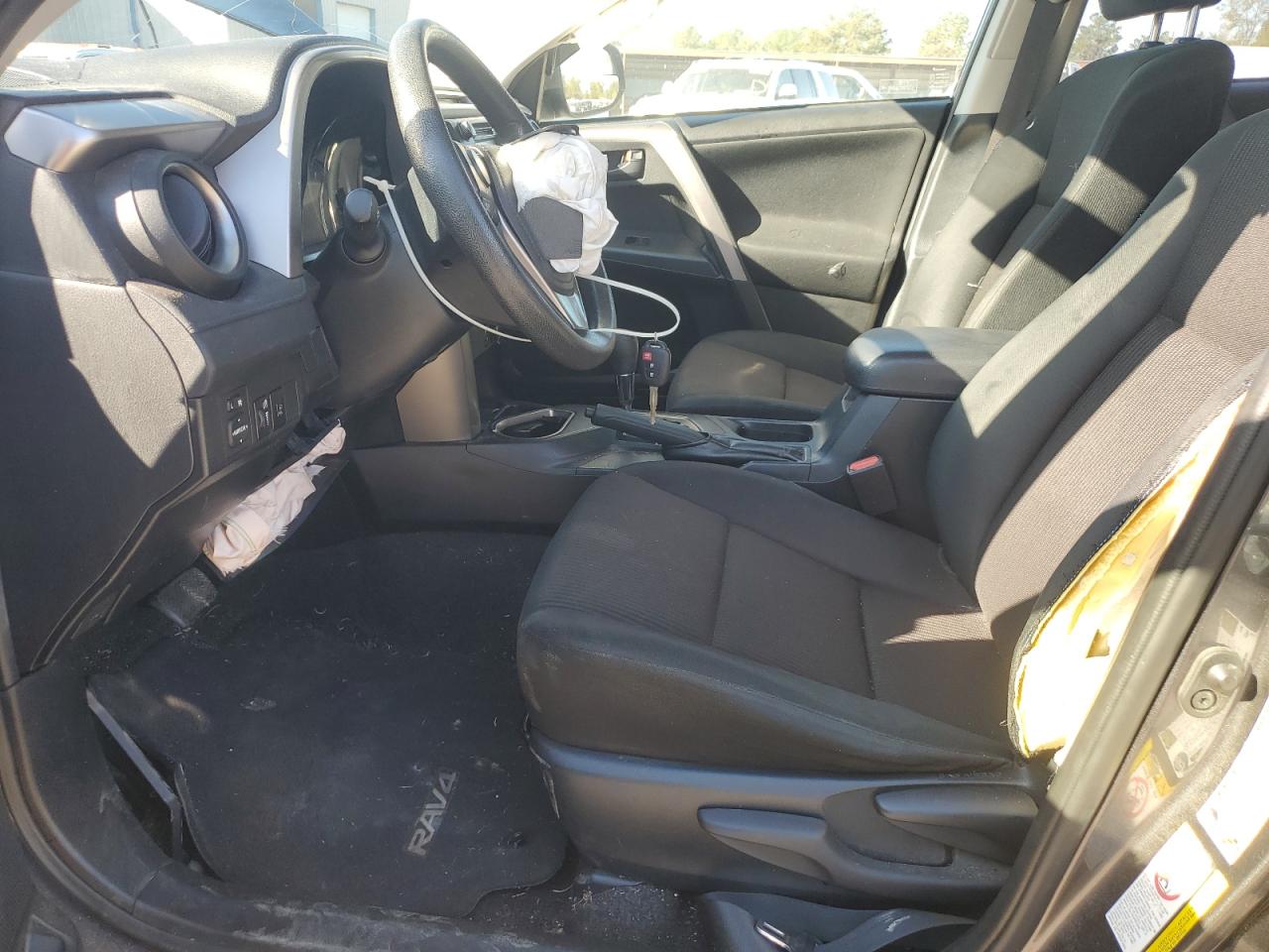 2018 Toyota Rav4 Le VIN: JTMZFREV0JJ202301 Lot: 86143965