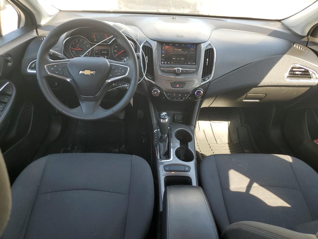 2019 Chevrolet Cruze Lt VIN: 1G1BE5SM7K7120856 Lot: 85820675