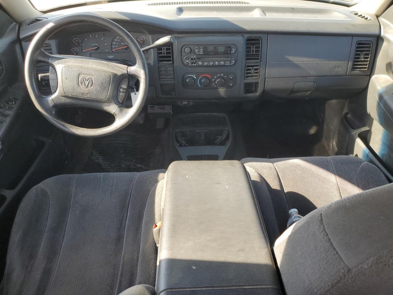 2004 Dodge Dakota Quad Sport VIN: 1D7HL38K94S555725 Lot: 85185285