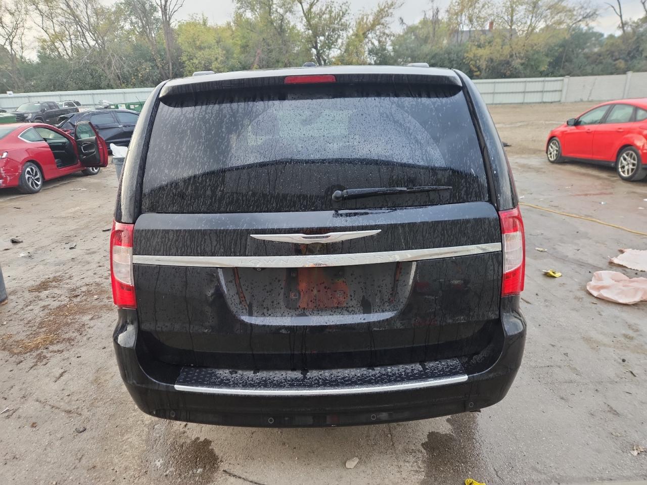 2015 Chrysler Town & Country Touring L VIN: 2C4RC1CG3FR697305 Lot: 85911705