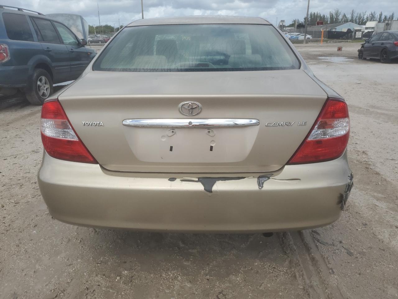 2002 Toyota Camry Le VIN: 4T1BE32K32U522526 Lot: 85570695