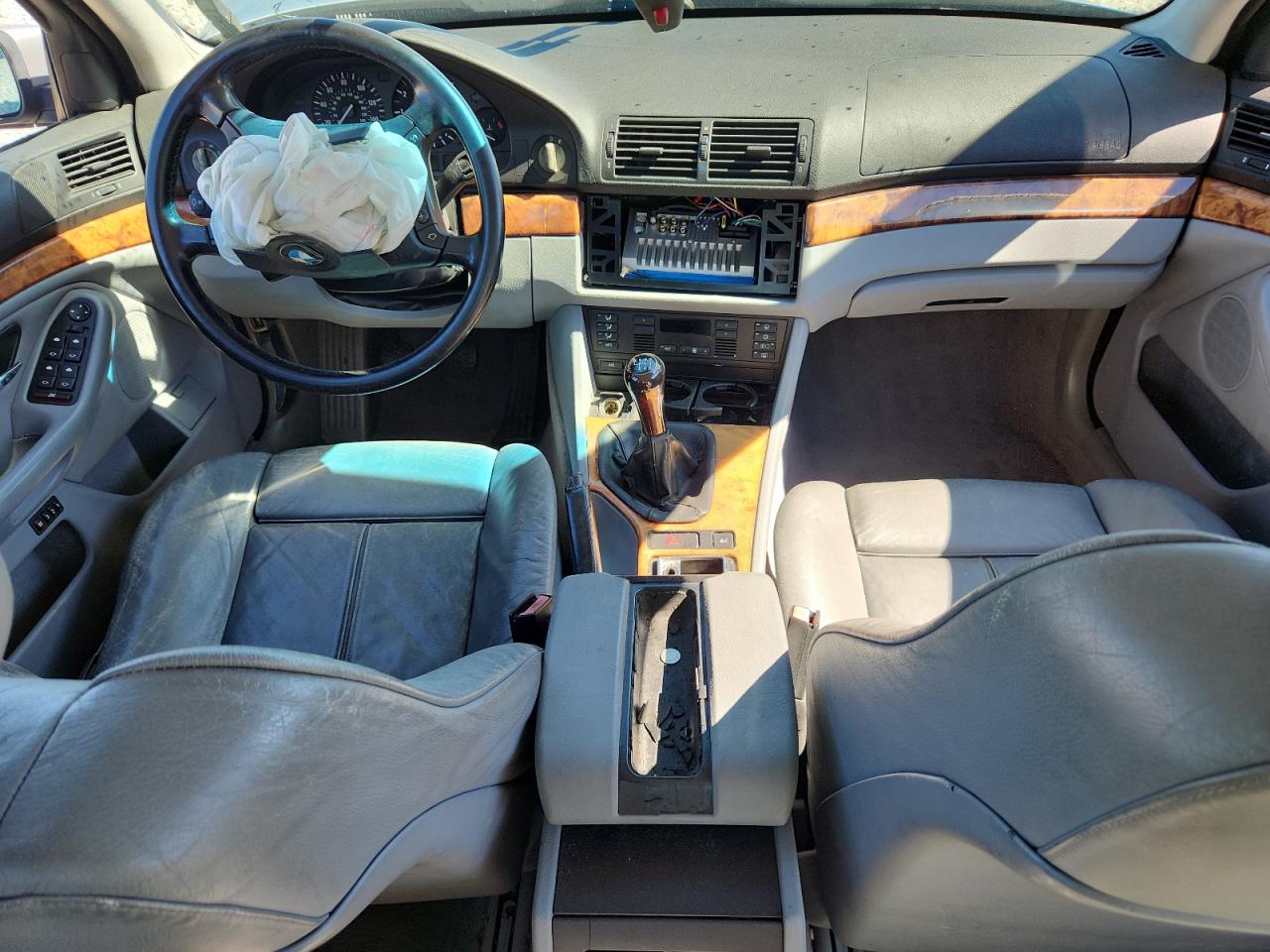 Фото: WBADE5328WBV95378