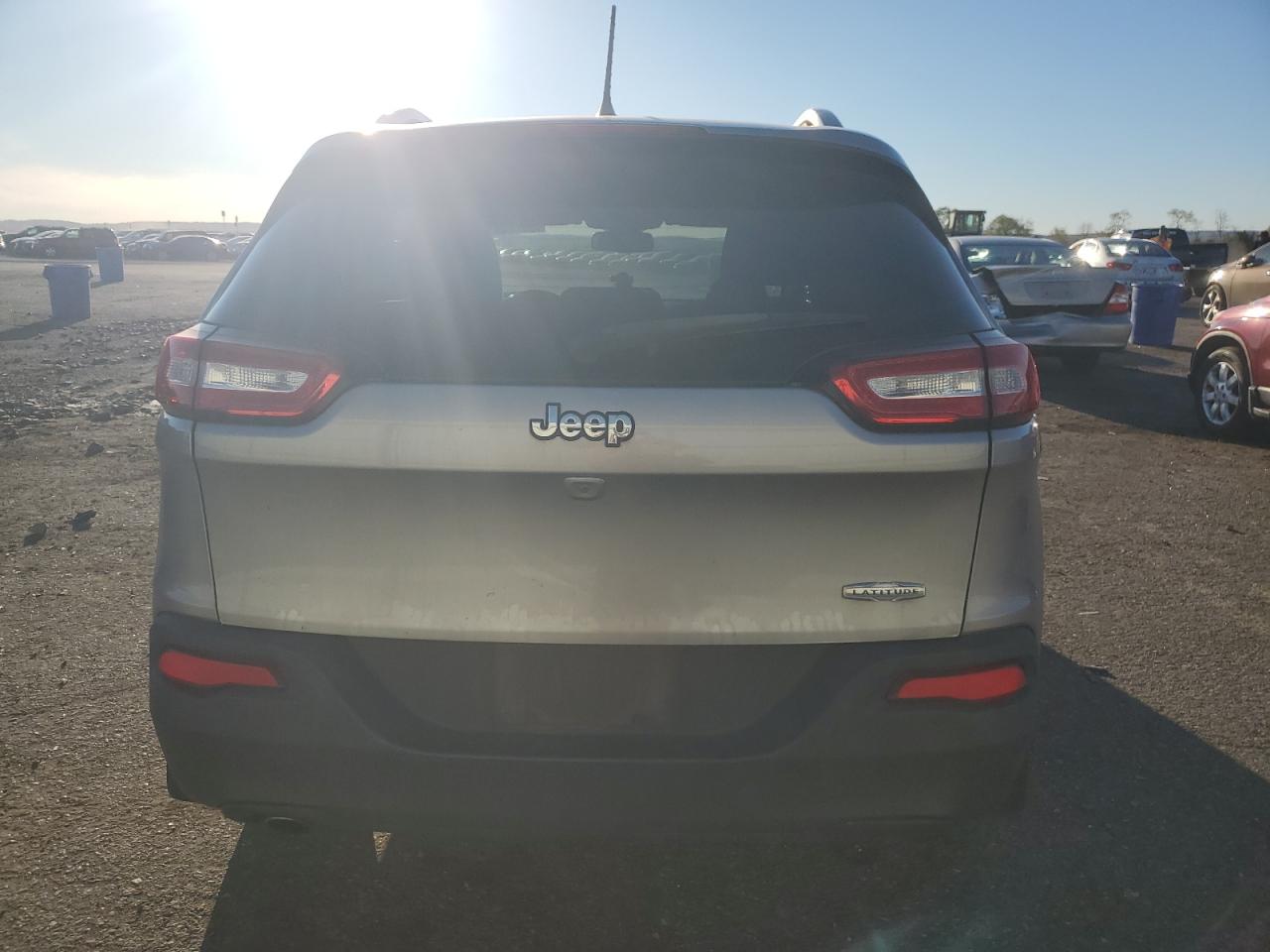 2017 Jeep Cherokee Latitude VIN: 1C4PJLCB4HW660805 Lot: 90220435