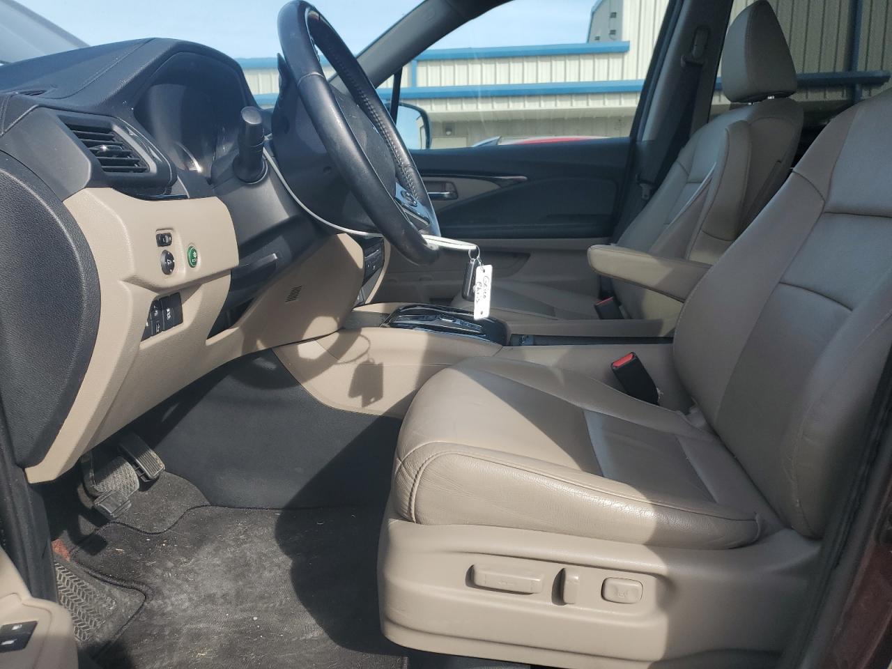 2019 Honda Pilot Touring VIN: 5FNYF5H63KB008136 Lot: 90043275