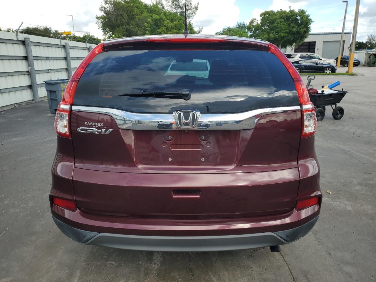 2015 Honda Cr-V Lx VIN: 2HKRM3H38FH525699 Lot: 85870975