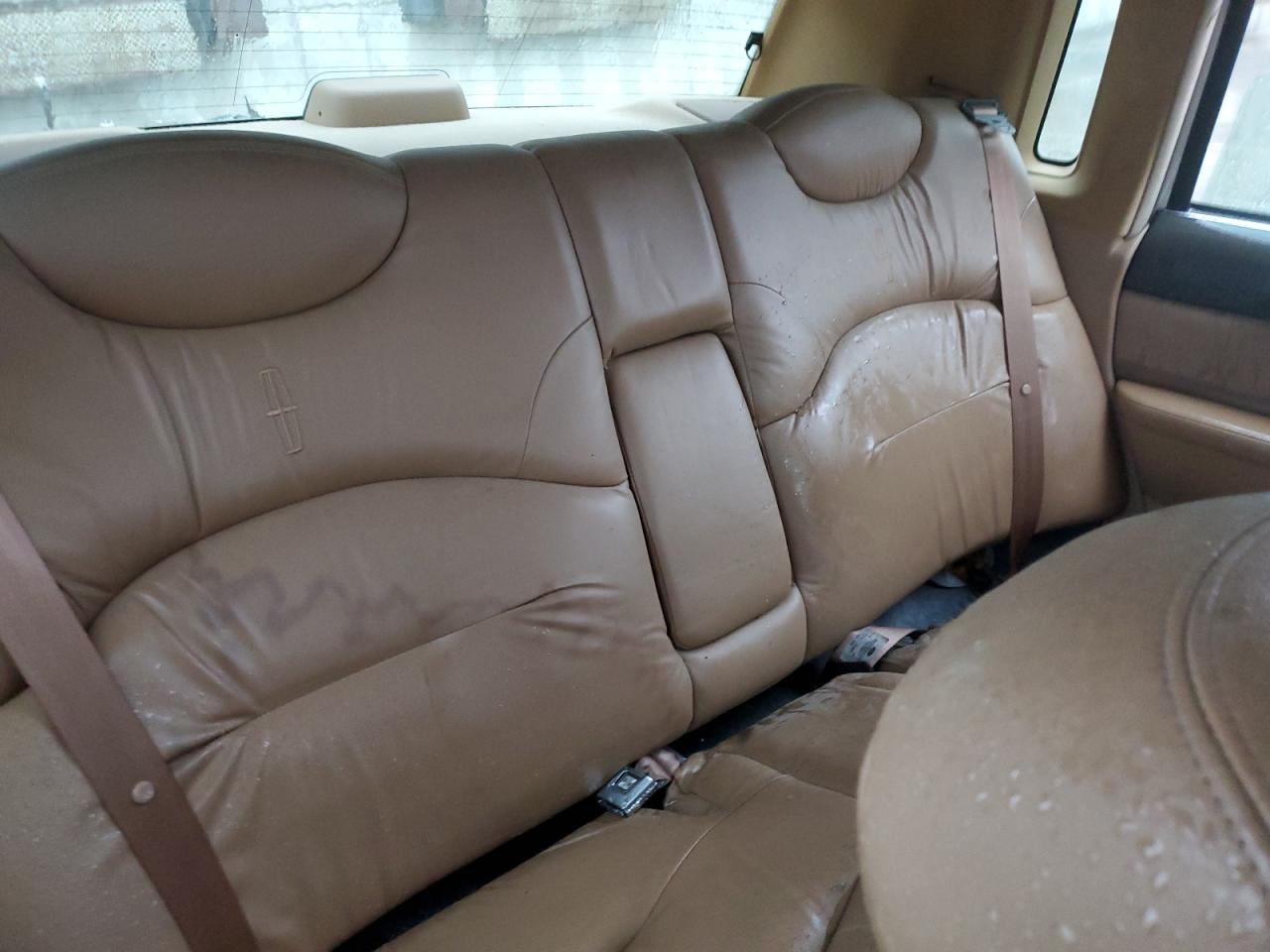 1996 Lincoln Town Car Signature VIN: 1LNLM82WXTY601239 Lot: 82242785