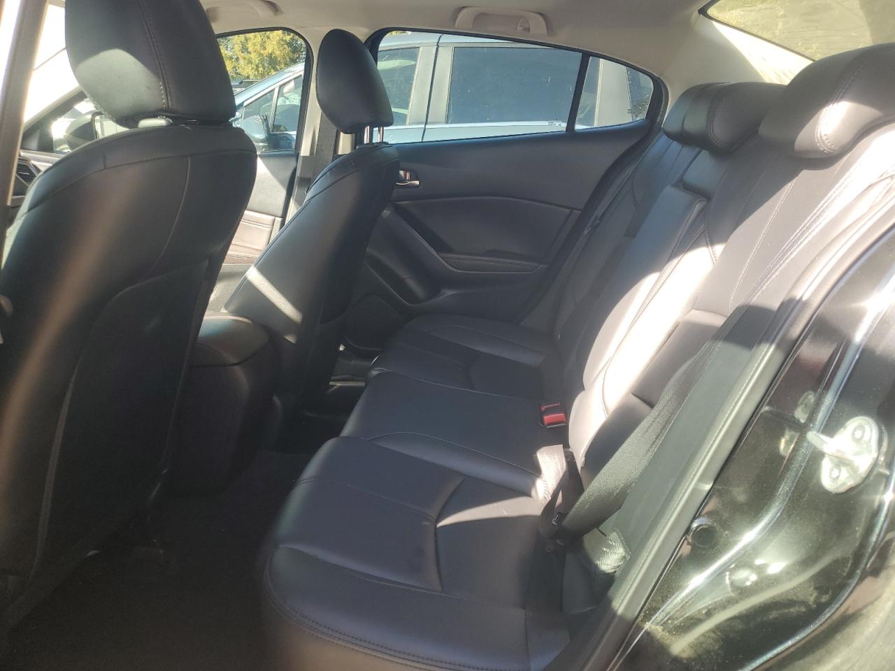 2018 Mazda 3 Touring VIN: 3MZBN1V34JM213581 Lot: 86499785