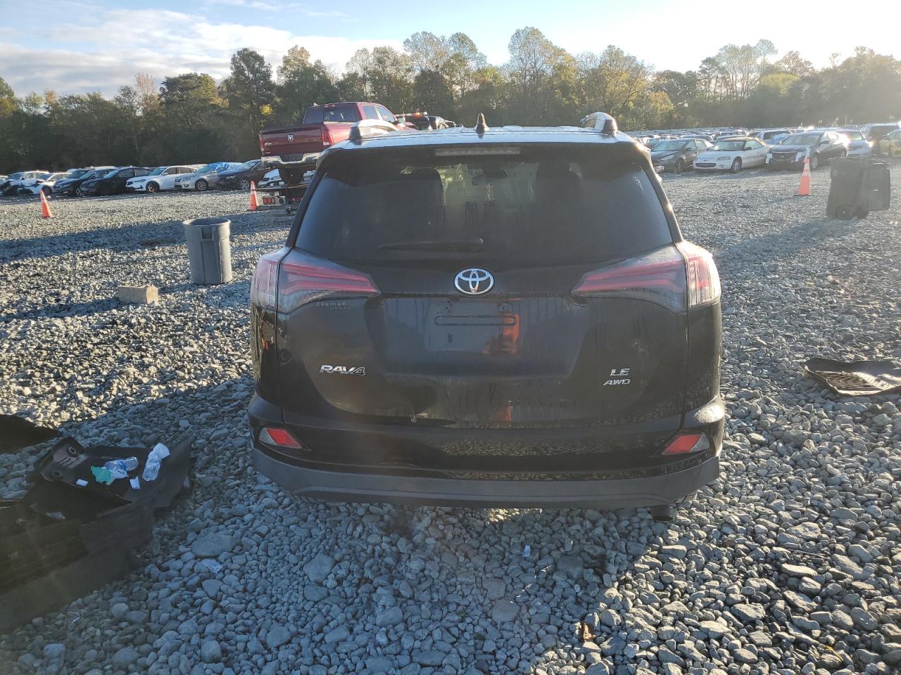 2017 Toyota Rav4 Le VIN: 2T3BFREV9HW665647 Lot: 82450615