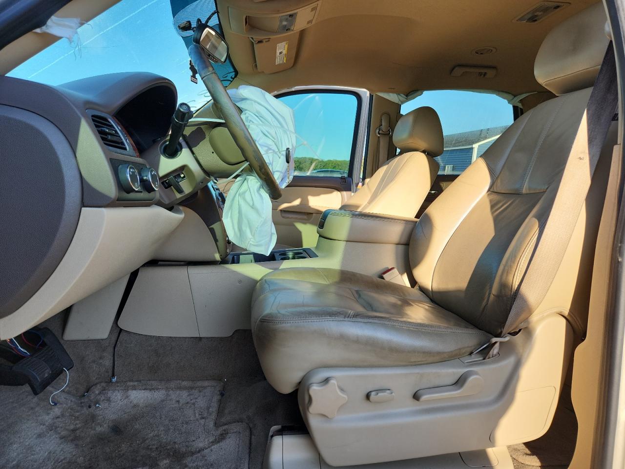 2011 Chevrolet Tahoe K1500 Lt VIN: 1GNSKBE07BR142925 Lot: 83810055