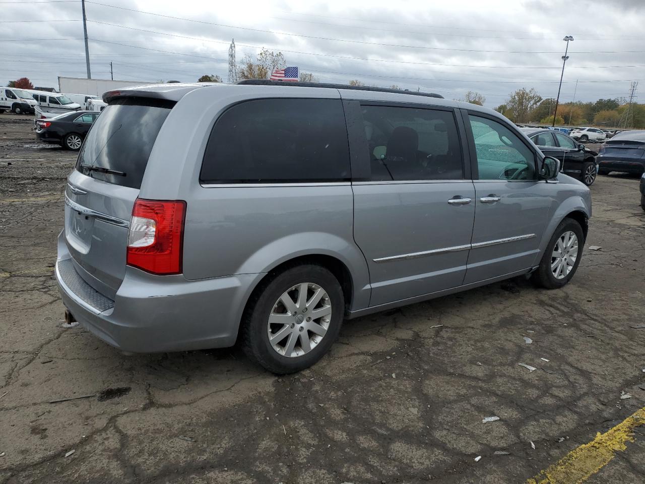 2015 Chrysler Town & Country Touring silver van flexible 2C4RC1BG2FR629921 photo #4