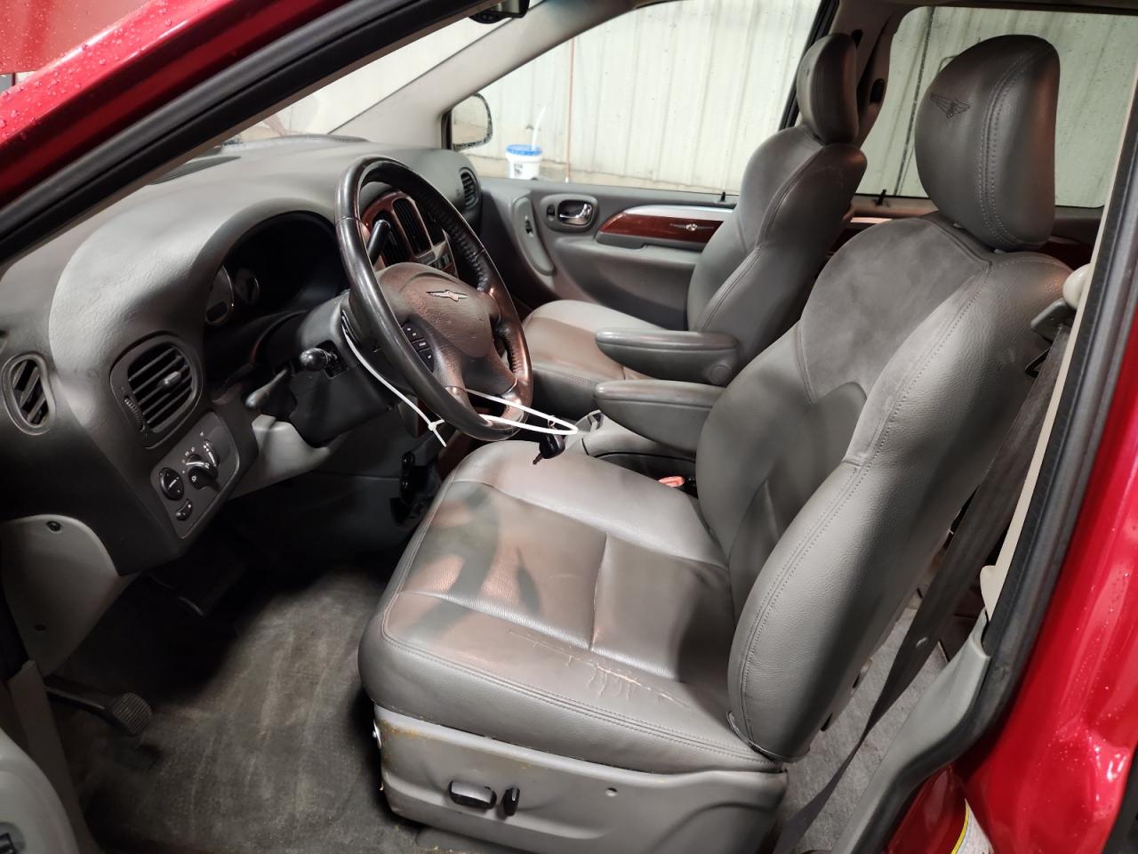 2005 Chrysler Town & Country Limited VIN: 2C4GP64L85R512782 Lot: 85662885