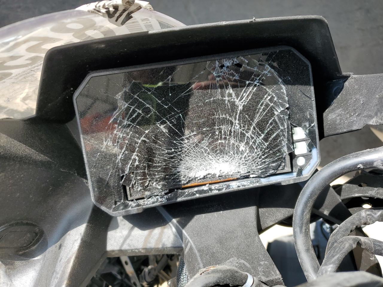 2025 Suzuki Gsx800 F VIN: JS1EM13B7S7100355 Lot: 85552145