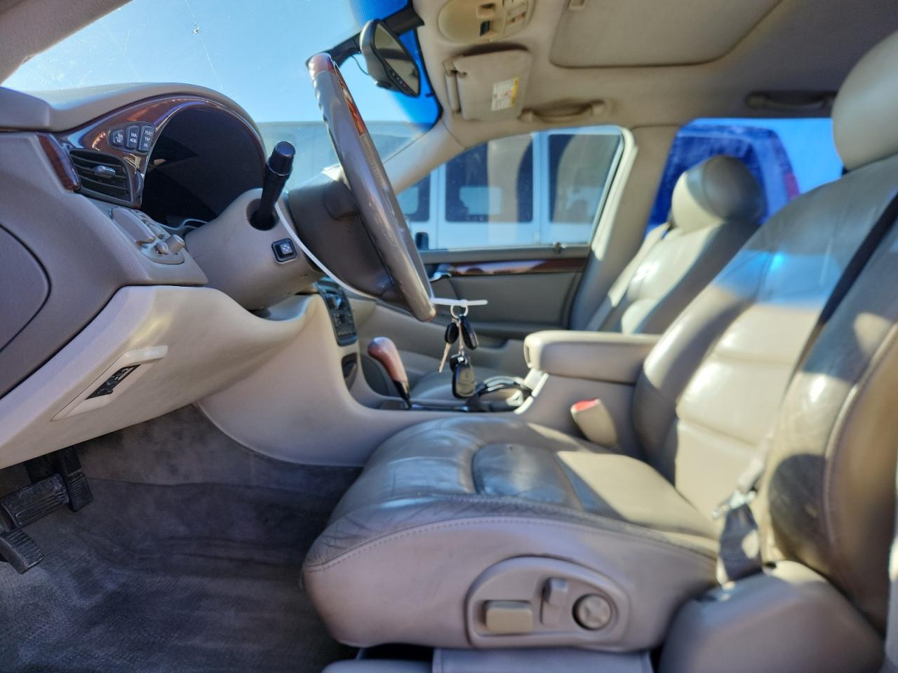 2002 Cadillac Deville Dts VIN: 1G6KF57972U140957 Lot: 82150355