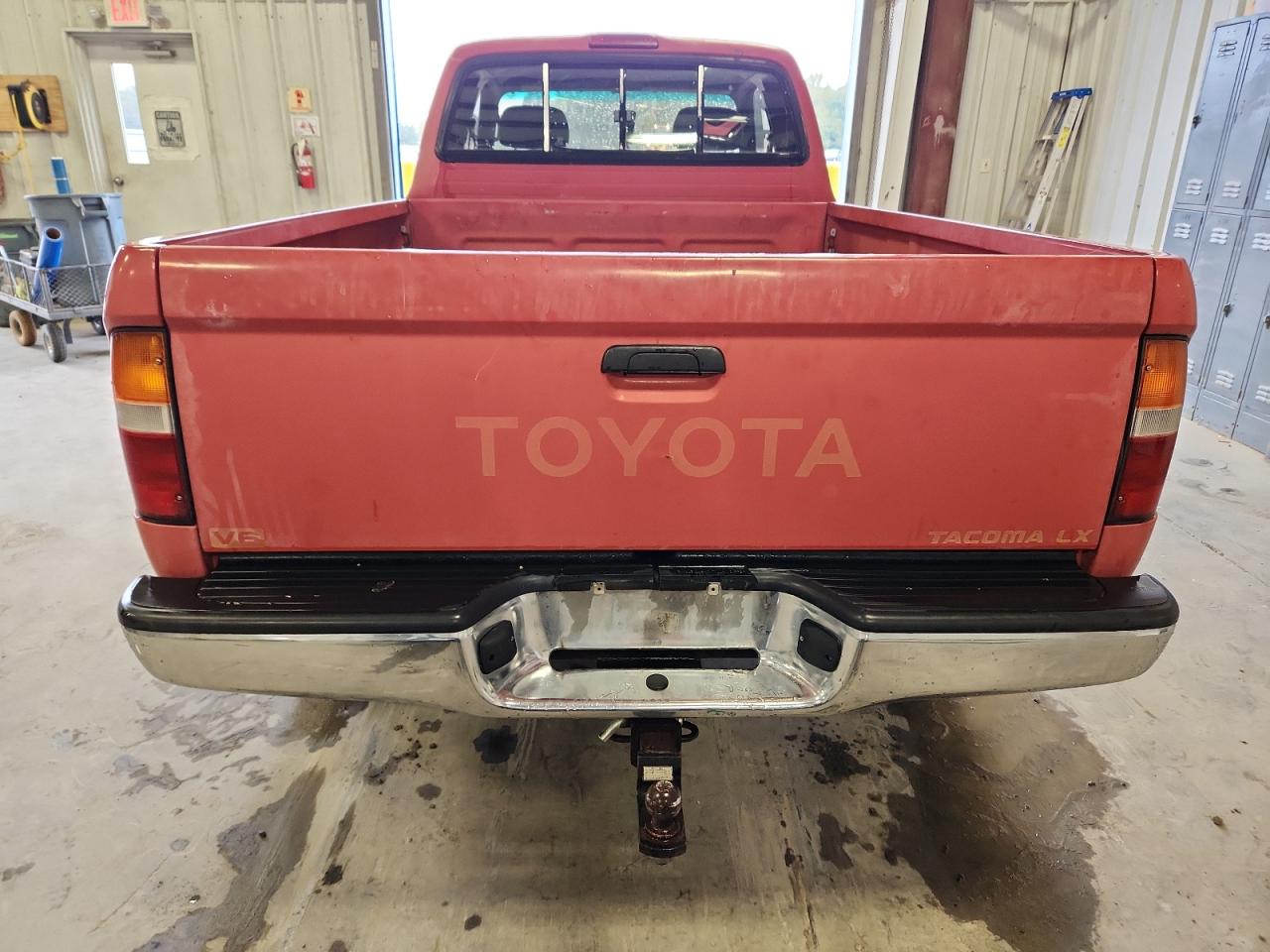 1996 Toyota Tacoma Xtracab VIN: 4TAWN72N2TZ111965 Lot: 90322545