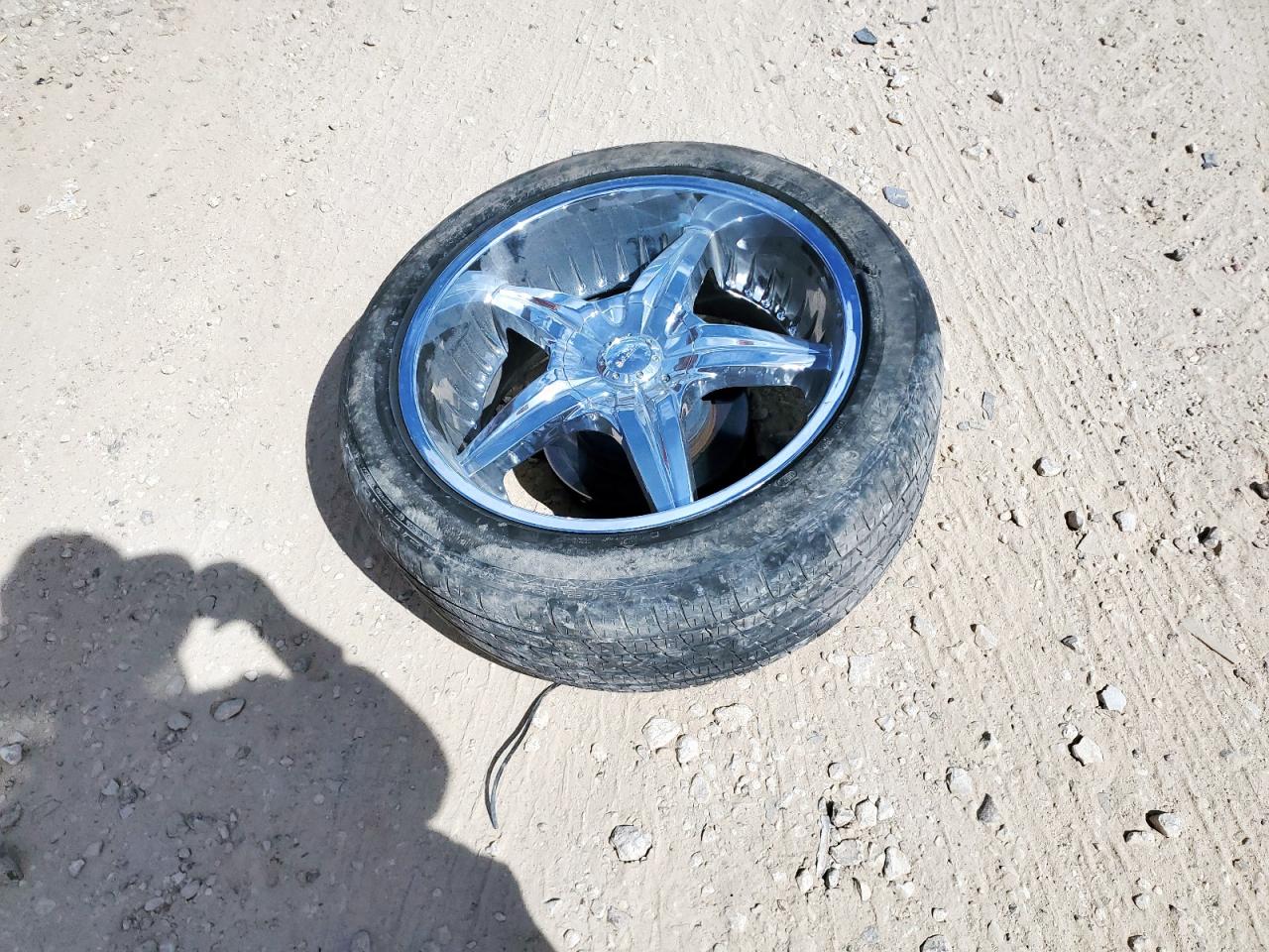 2004 Chevrolet Tahoe C1500 VIN: 1GNEC13Z44R308049 Lot: 85307235