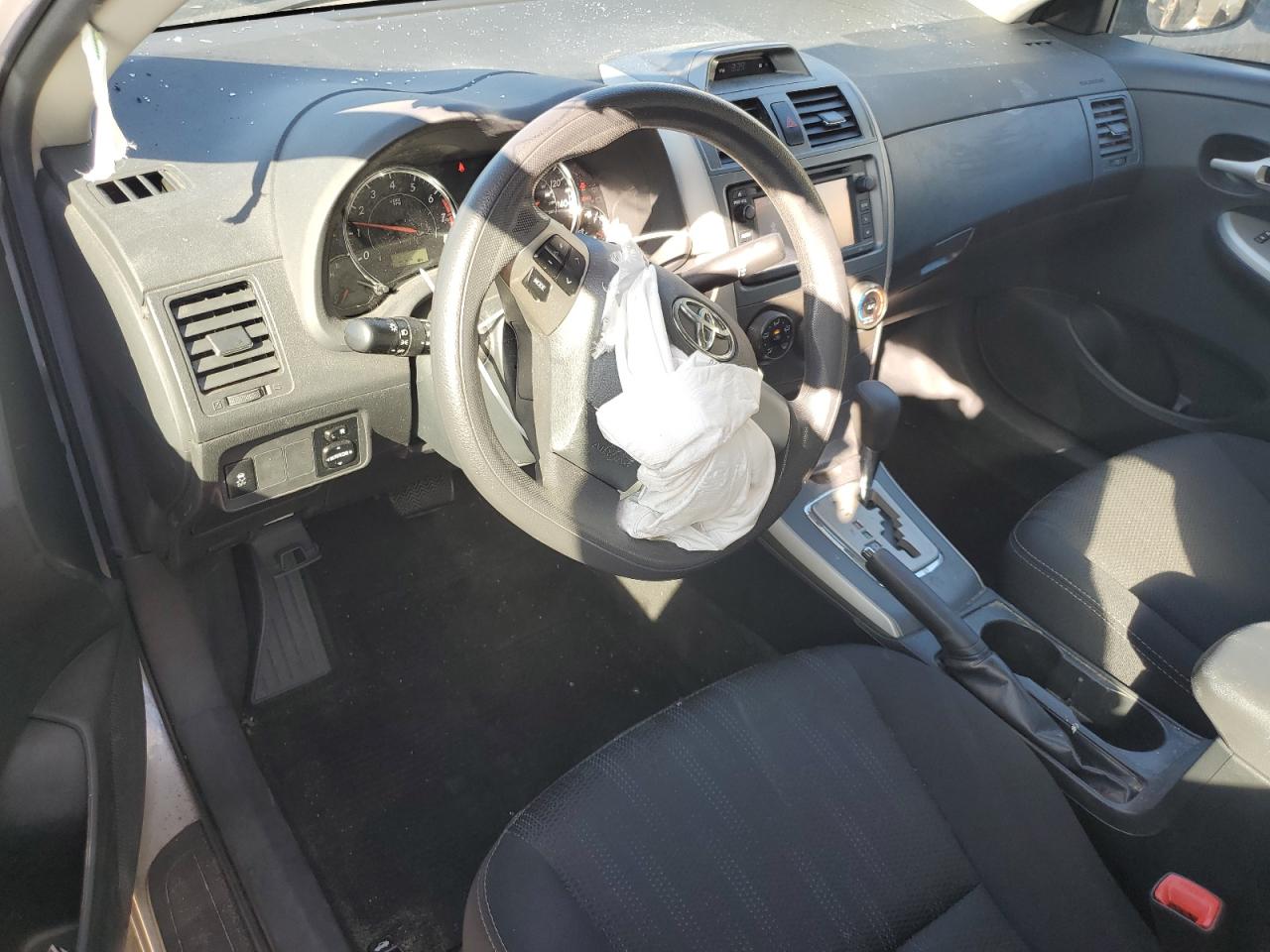 2T1BU4EE8DC112663 2013 Toyota Corolla Base