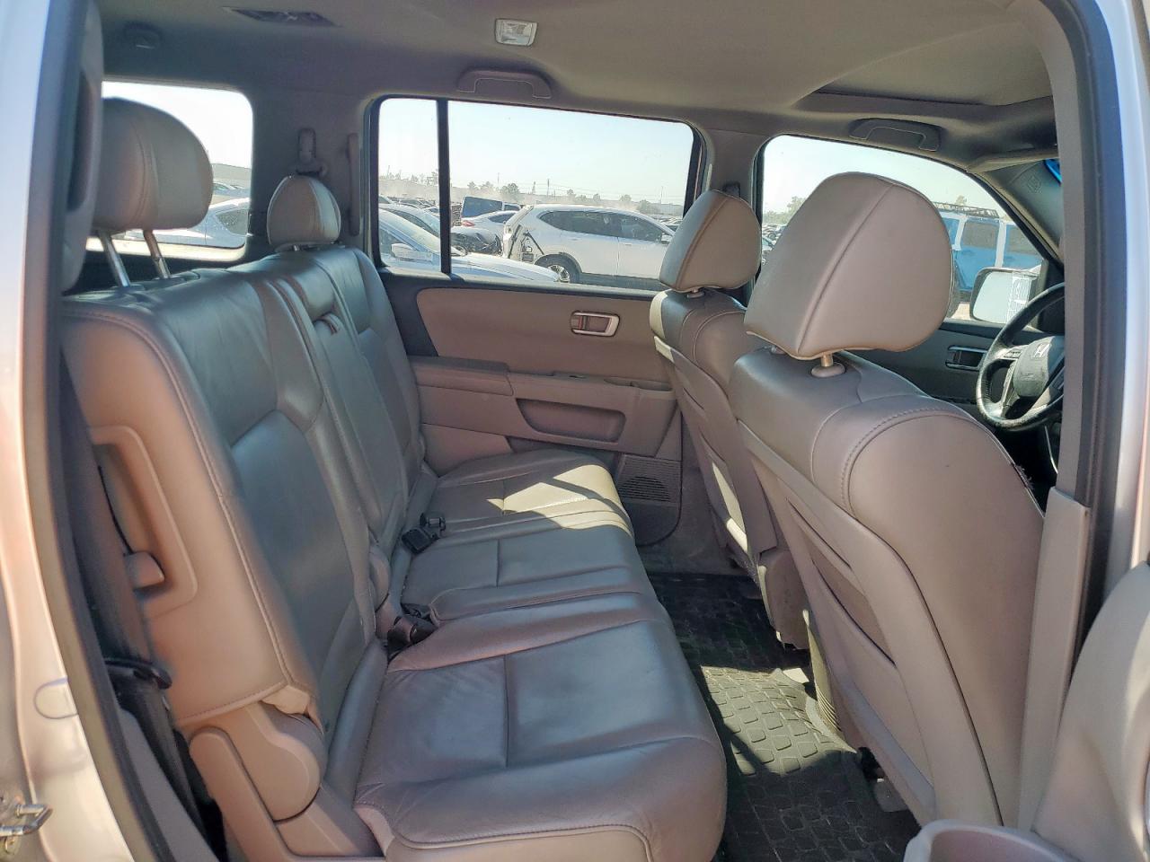 2011 Honda Pilot Exln VIN: 5FNYF3H70BB040393 Lot: 86651695