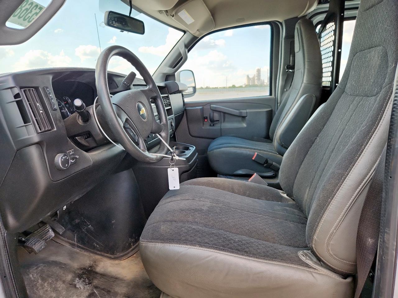 2018 Chevrolet Express G2500 VIN: 1GCWGAFG2J1911667 Lot: 85368765