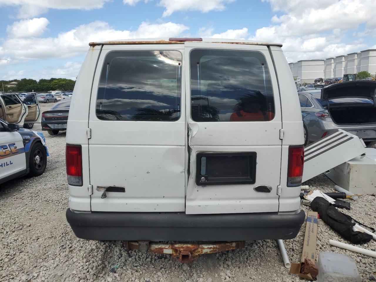 2003 Ford Econoline E250 Van VIN: 1FTNE24W83HA96421 Lot: 71616565