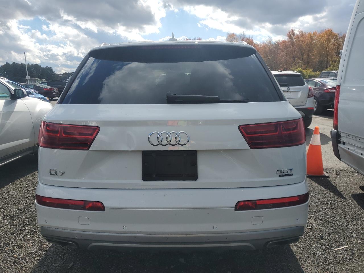 2017 Audi Q7 Premium Plus VIN: WA1LAAF74HD047275 Lot: 89517335