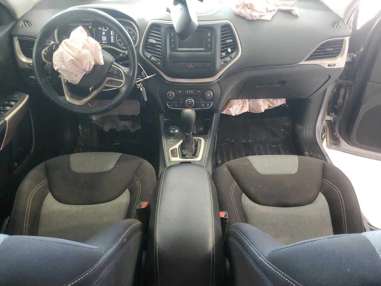 2018 Jeep Cherokee Latitude VIN: 1C4PJMCX1JD551284 Lot: 85382395