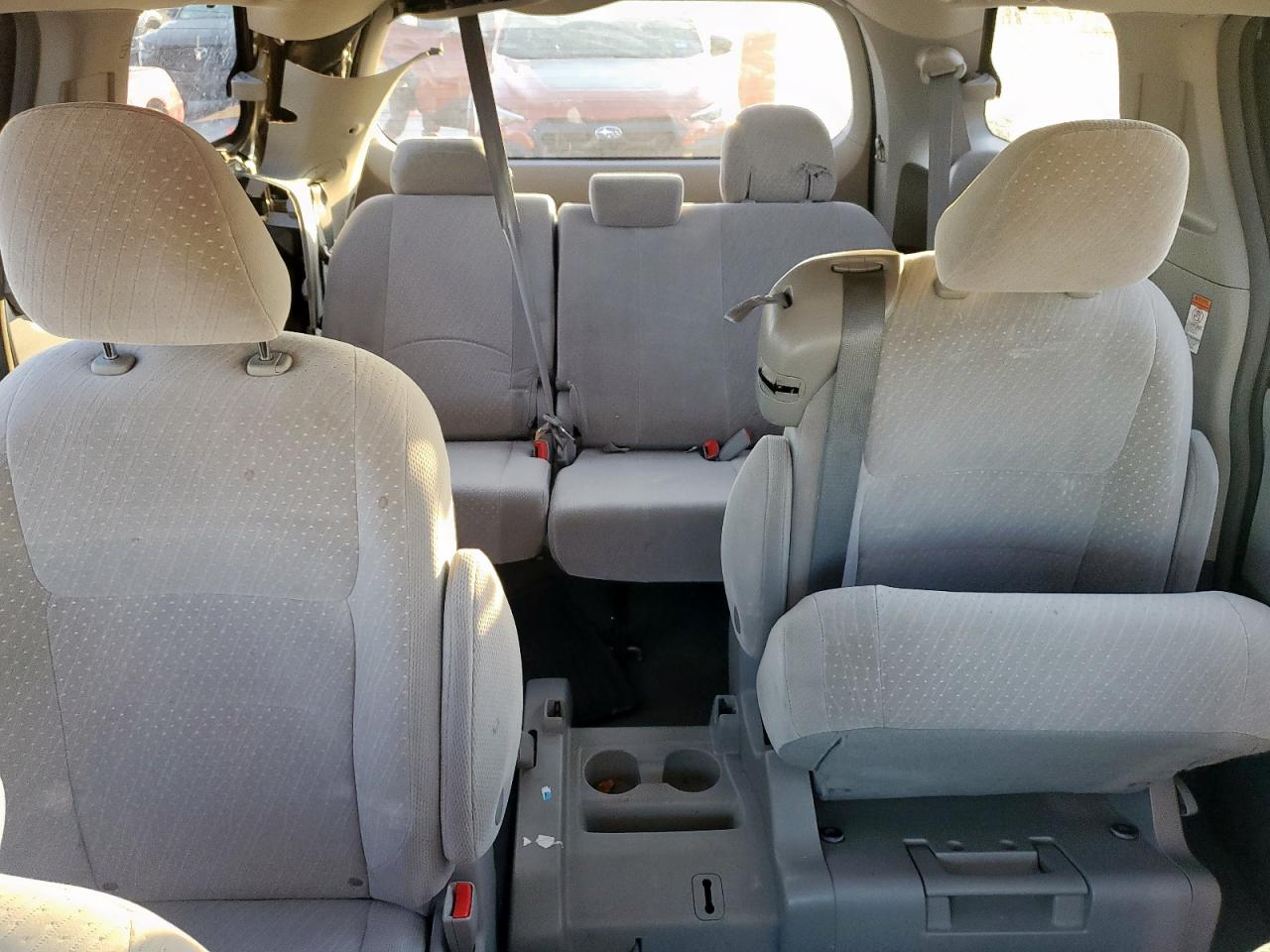 2018 Toyota Sienna Le VIN: 5TDKZ3DC7JS901370 Lot: 84625955