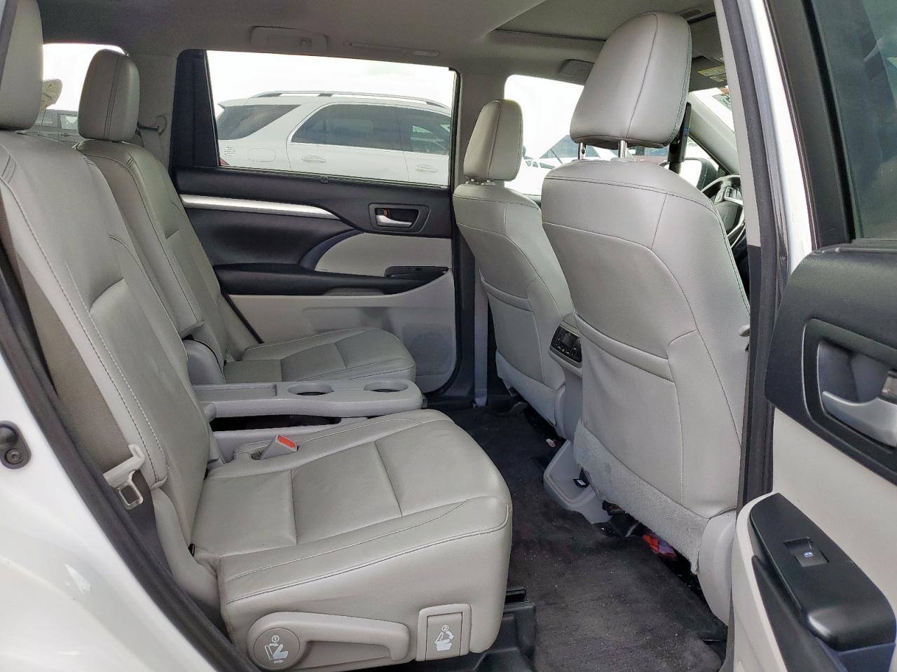 2017 Toyota Highlander Se VIN: 5TDKZRFH1HS515503 Lot: 90076865