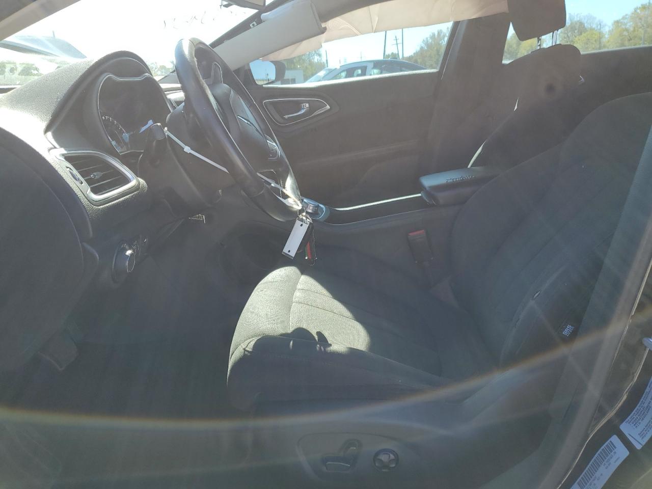 2015 Chrysler 200 Limited VIN: 1C3CCCAB8FN744242 Lot: 82416315