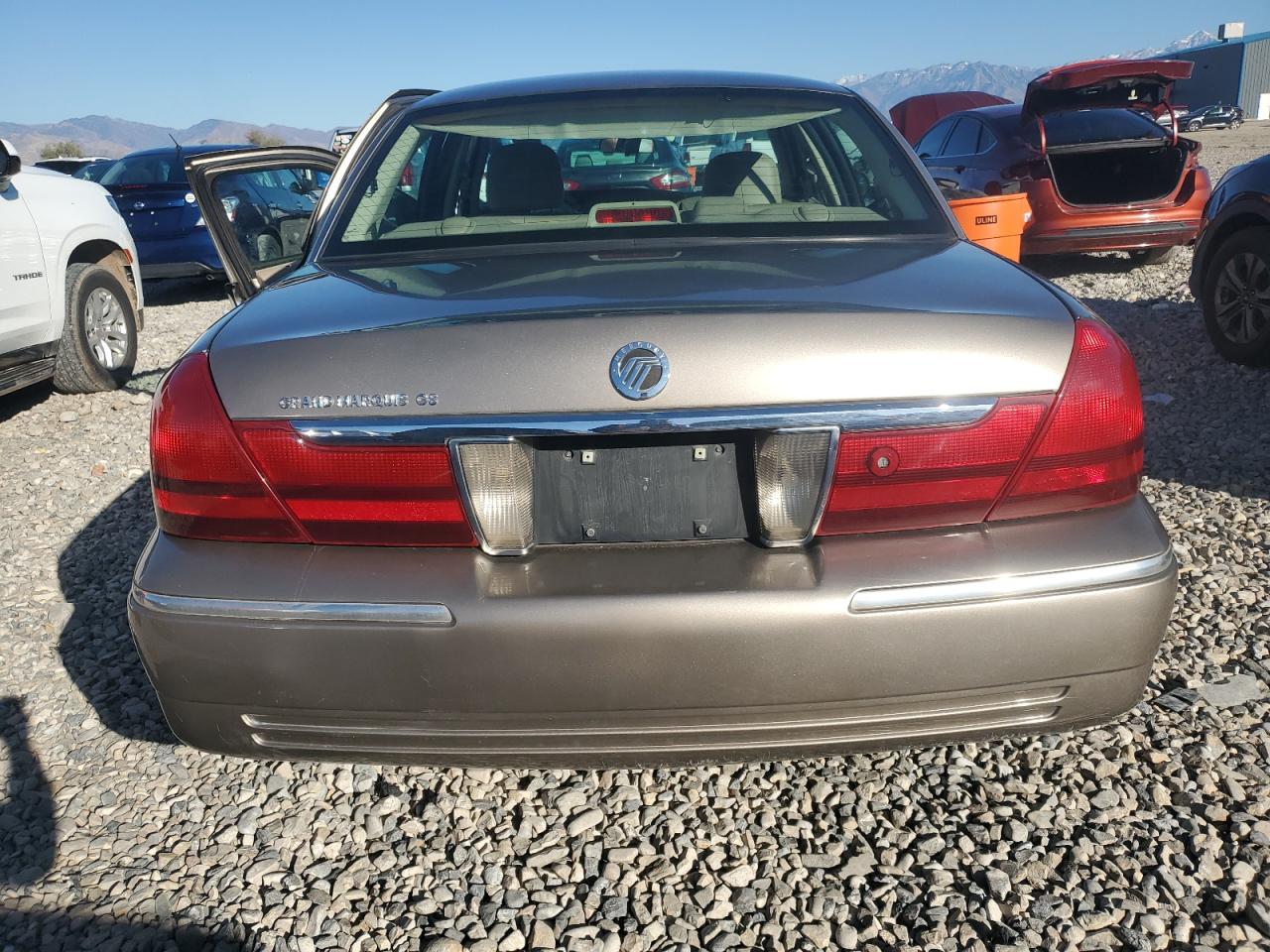 2004 Mercury Grand Marquis Gs VIN: 2MEFM74W14X665050 Lot: 86683205