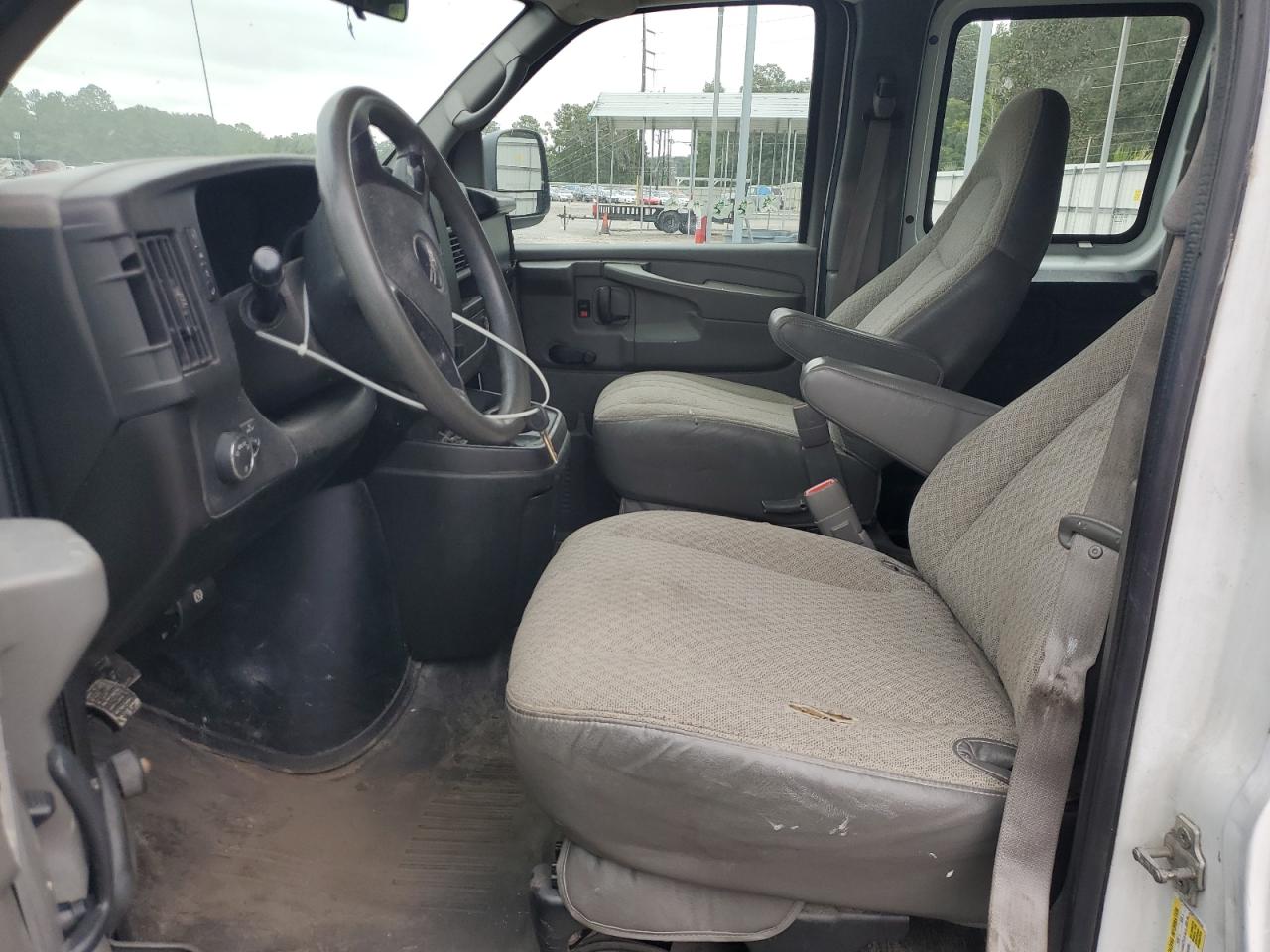 2008 GMC Savana G2500 VIN: 1GTGG29C581235230 Lot: 85724335