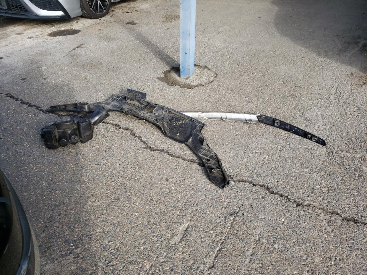 2016 Honda Pilot Touring VIN: 5FNYF6H92GB110843 Lot: 82545205