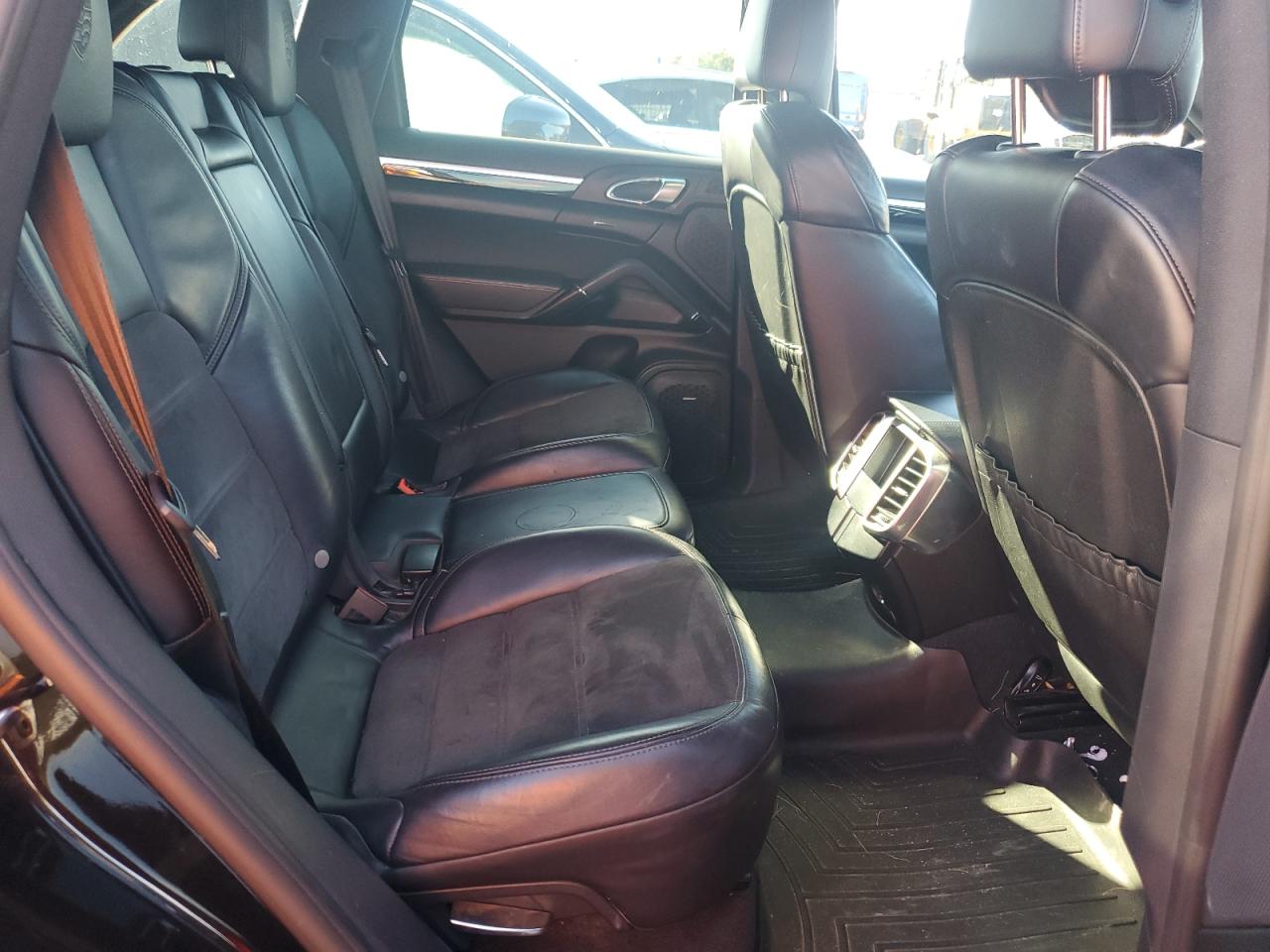 2017 Porsche Cayenne VIN: WP1AA2A26HKA81100 Lot: 81268415